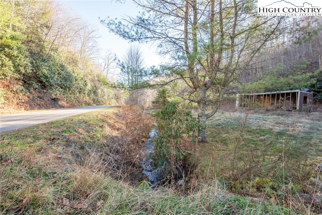 Image number 1 for the current listing