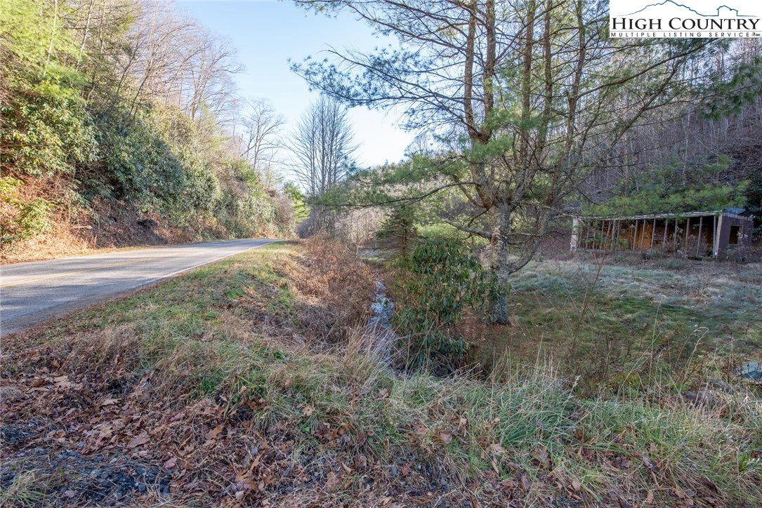 Image number 9 for the current listing