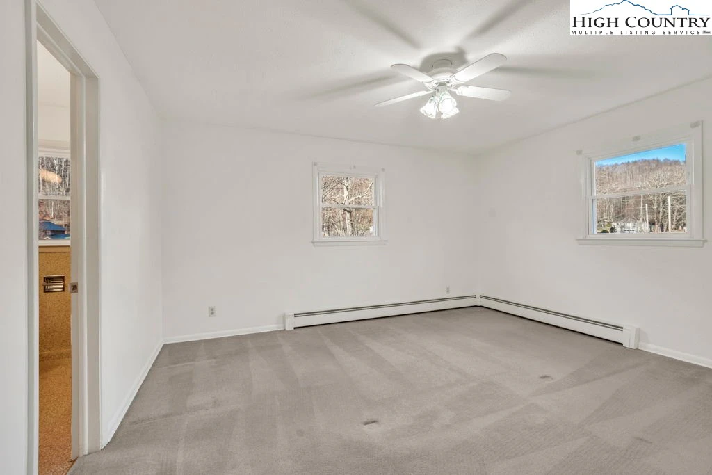Image number 18 for the current listing