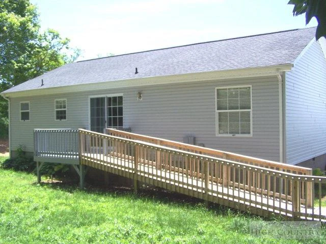 Image number 4 for the current listing