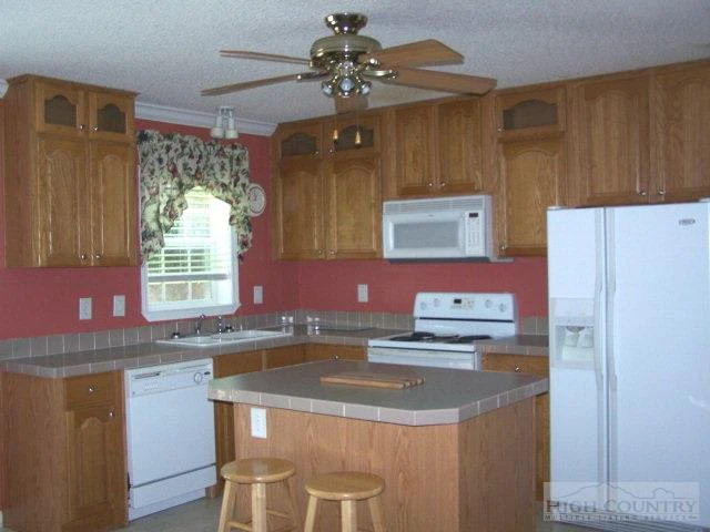 Image number 8 for the current listing