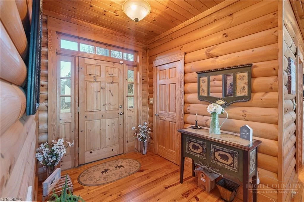 Image number 8 for the current listing
