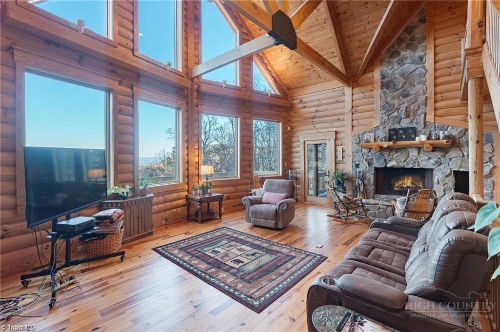 Image number 9 for the current listing