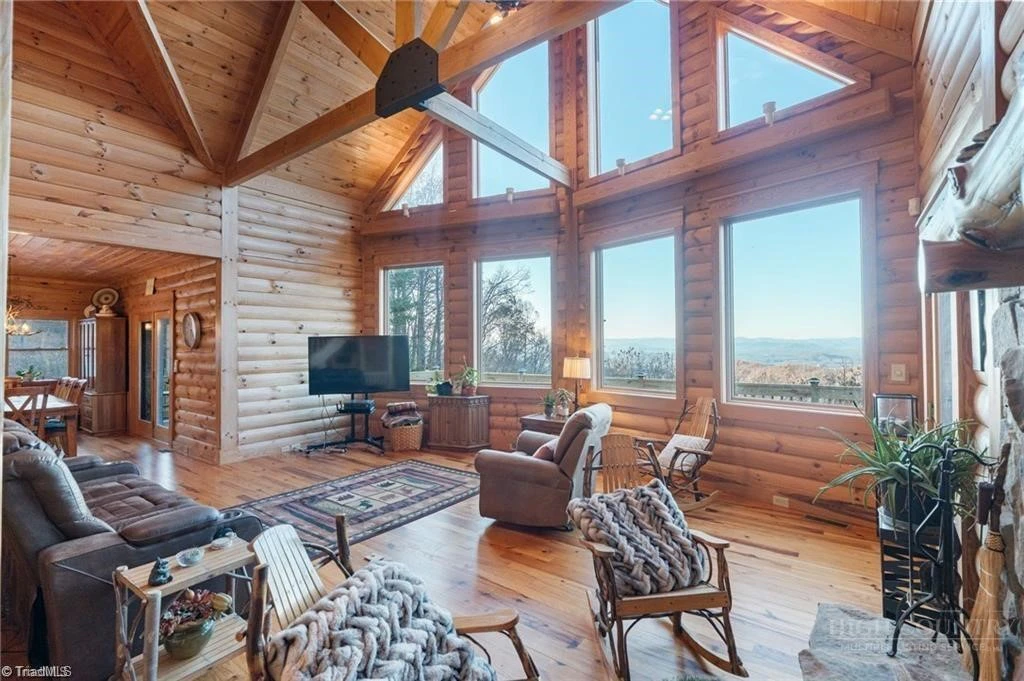 Image number 12 for the current listing