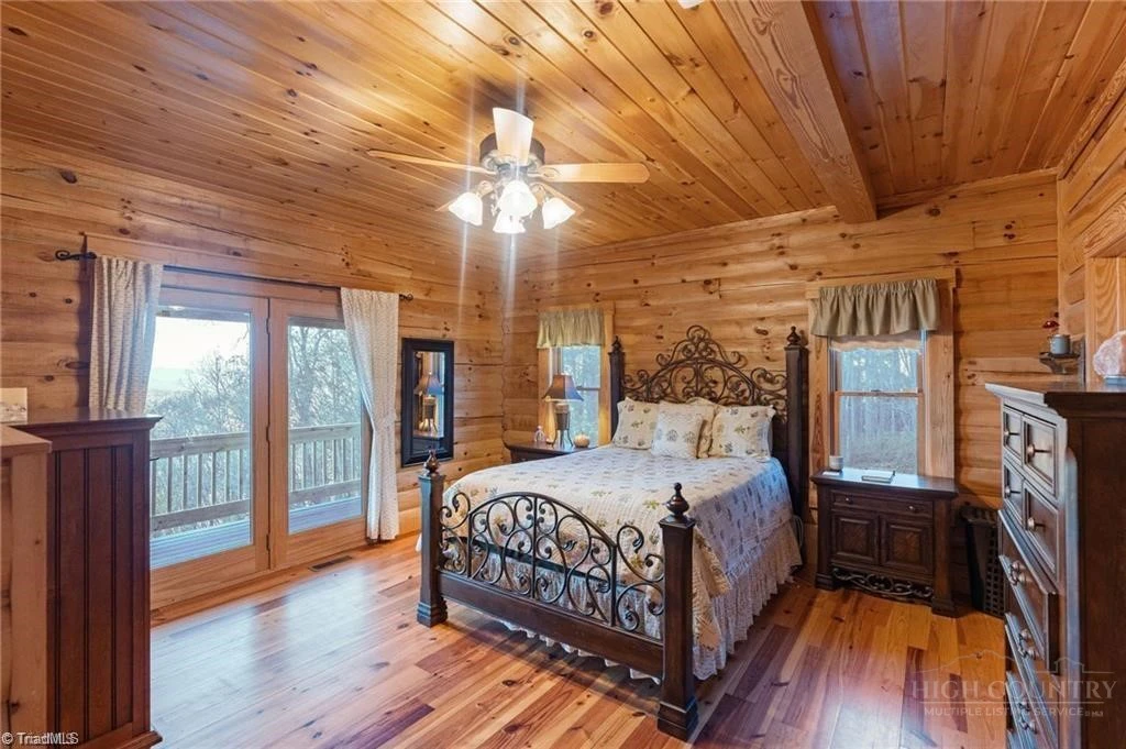 Image number 20 for the current listing