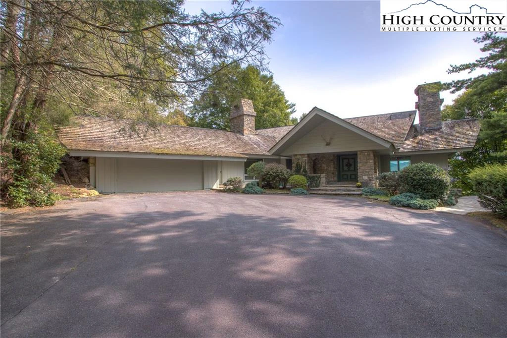 Image number 1 for the current listing