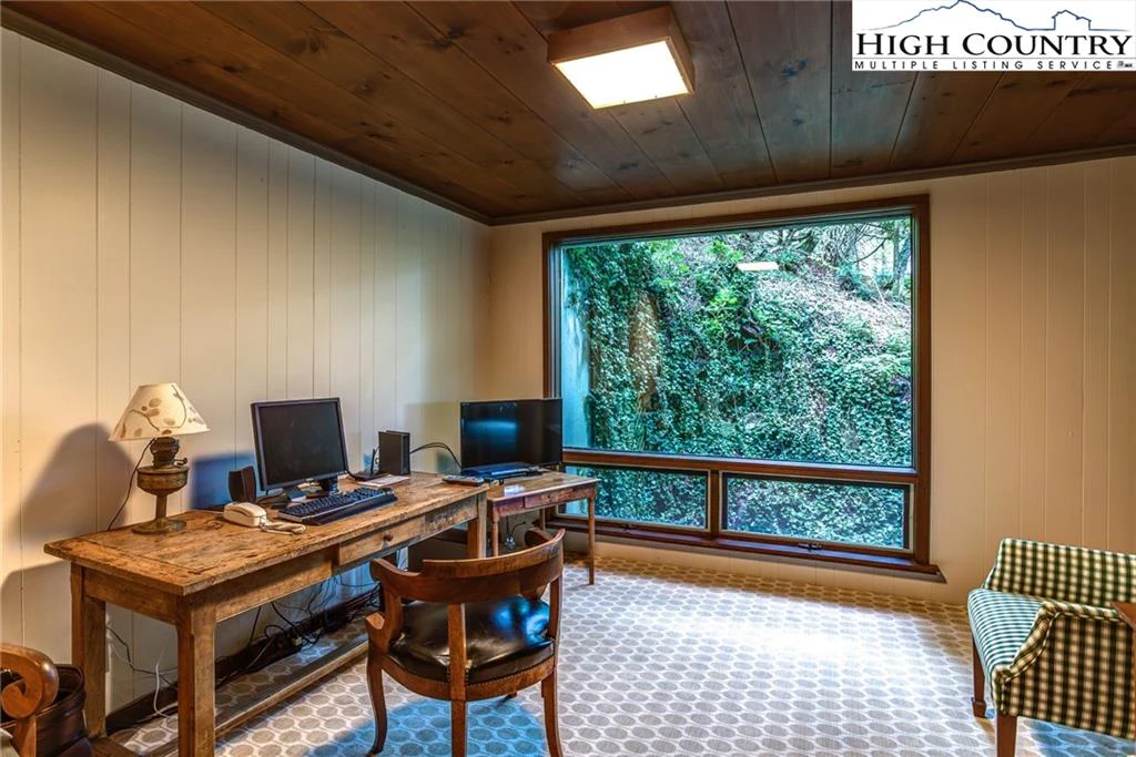 Image number 5 for the current listing