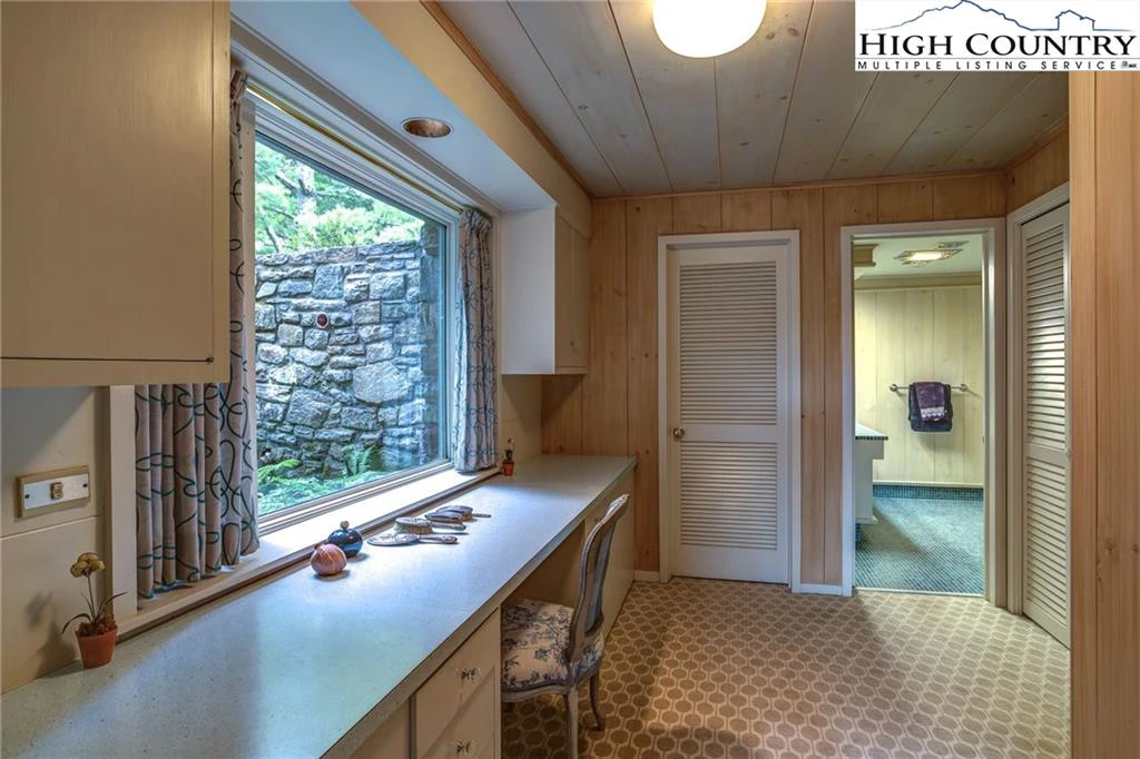 Image number 7 for the current listing