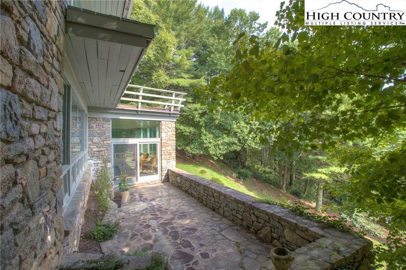 Image number 14 for the current listing