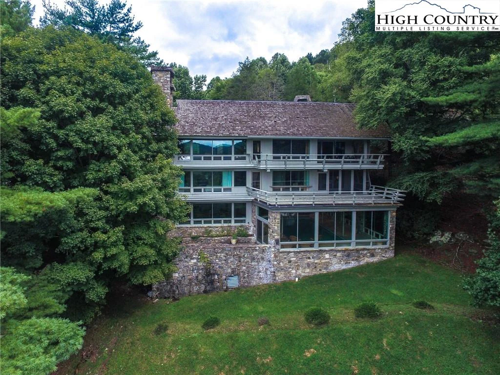 Image number 22 for the current listing