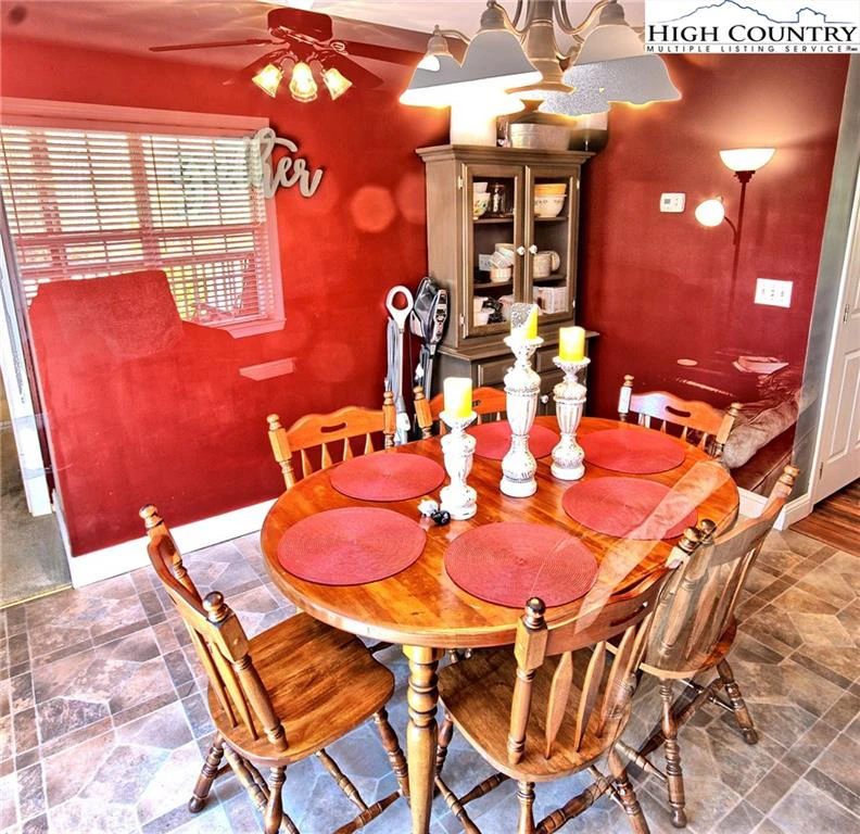 Image number 21 for the current listing