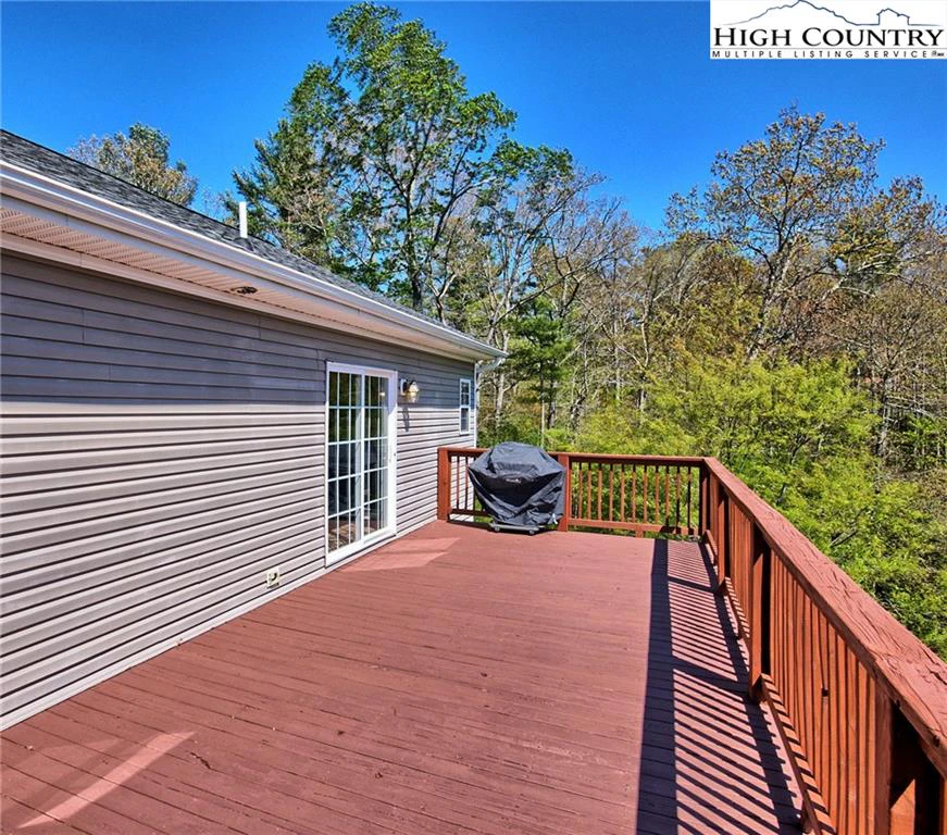 Image number 20 for the current listing