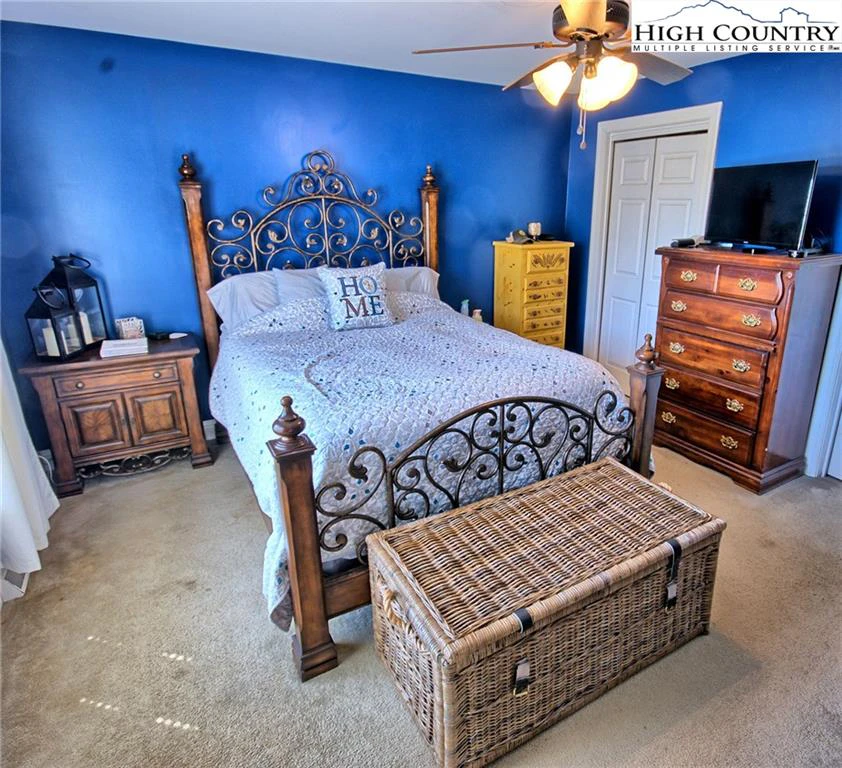 Image number 18 for the current listing