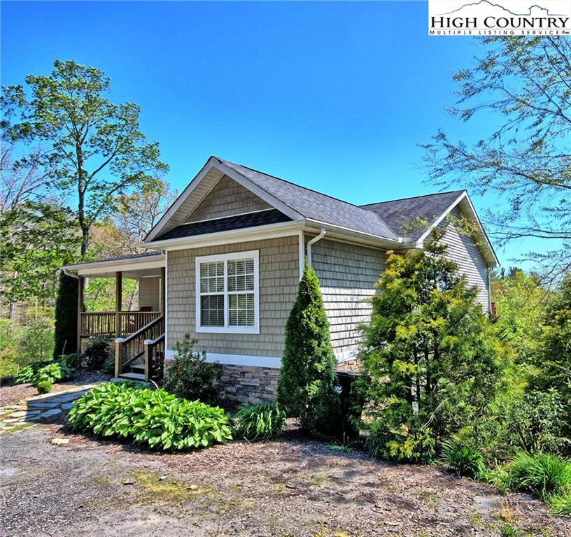 Image number 31 for the current listing