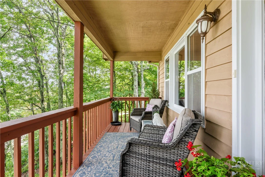 Image number 3 for the current listing