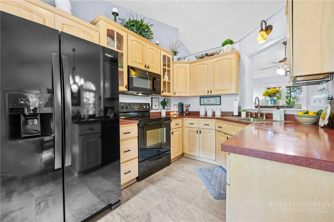 Image number 11 for the current listing