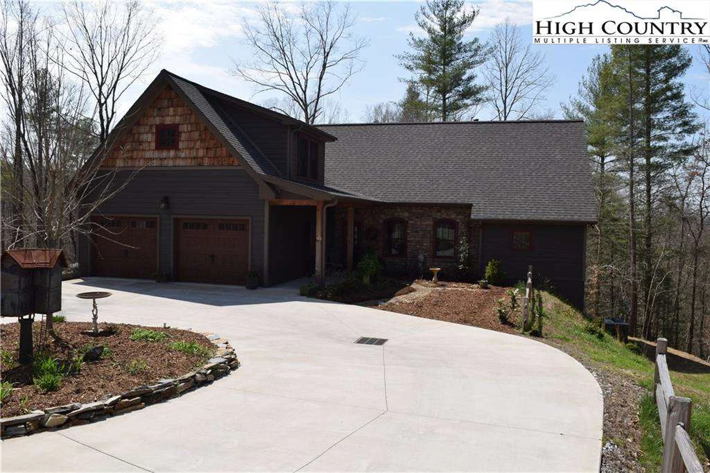 Image number 1 for the current listing