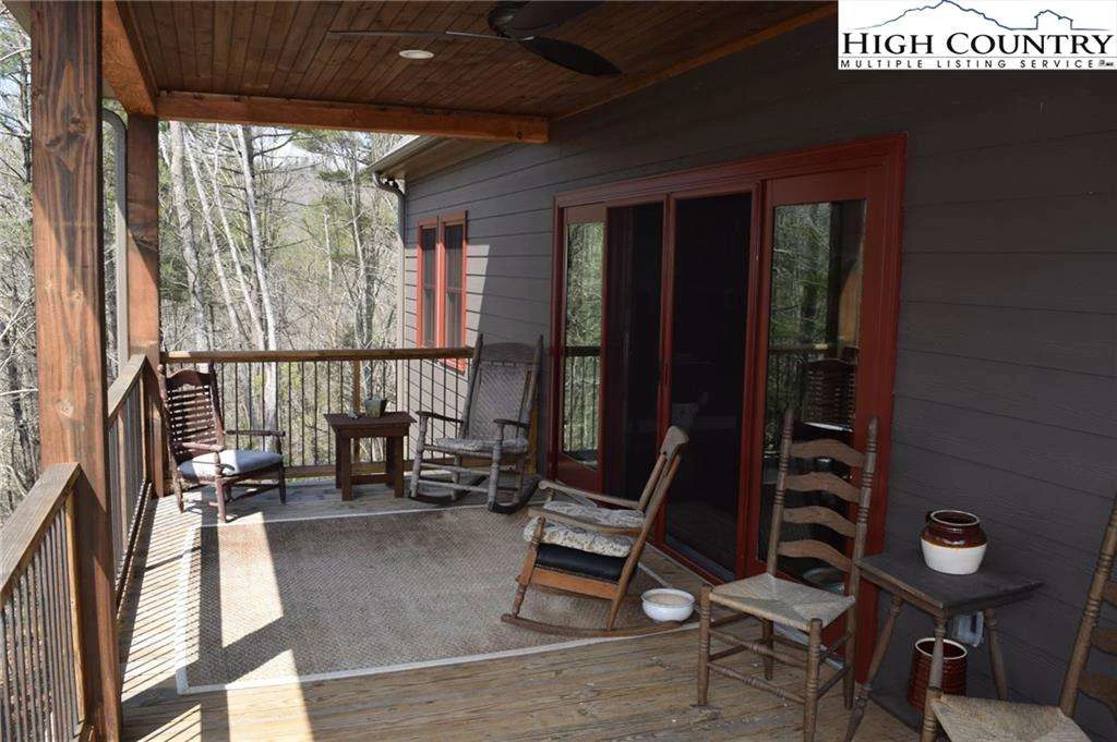Image number 9 for the current listing