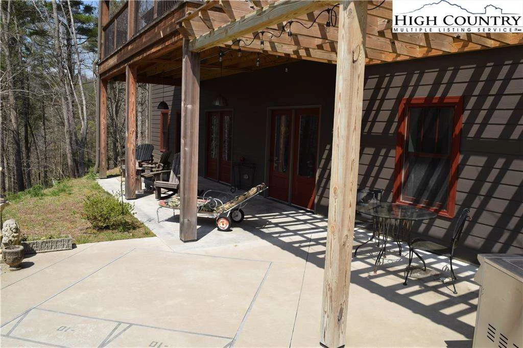 Image number 12 for the current listing