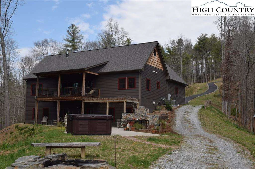 Image number 14 for the current listing