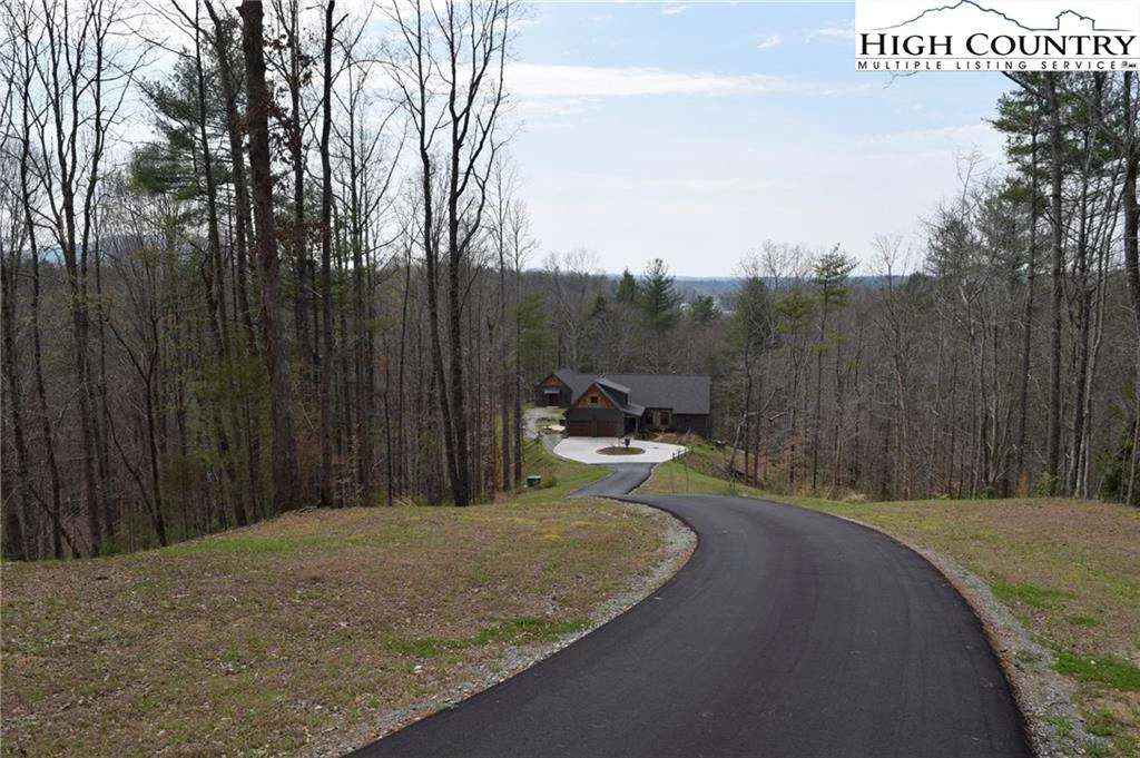 Image number 19 for the current listing