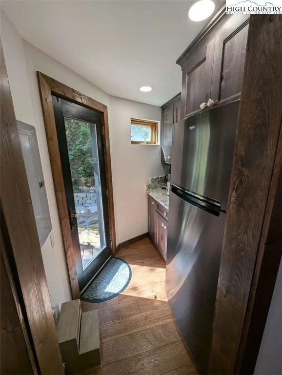 Image number 2 for the current listing