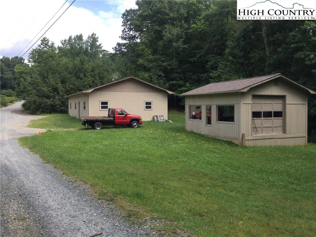 Image number 1 for the current listing