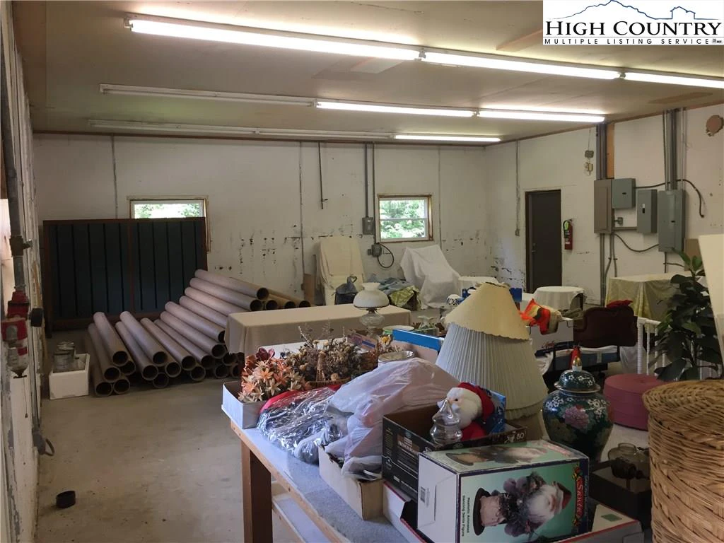 Image number 6 for the current listing