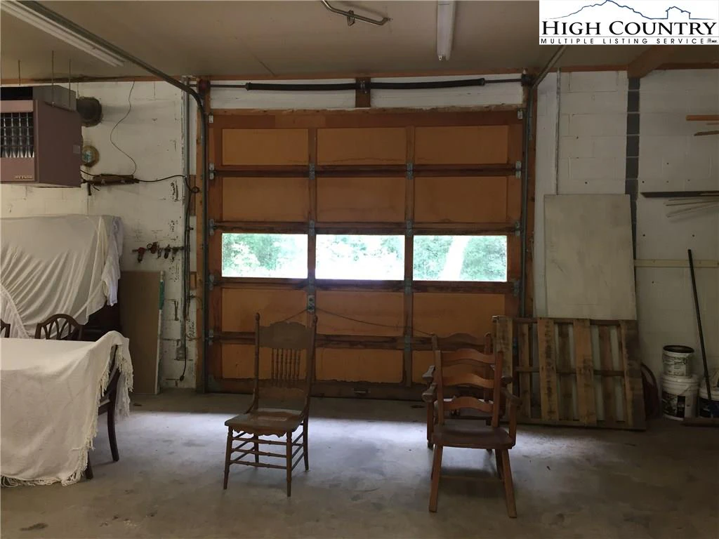 Image number 10 for the current listing