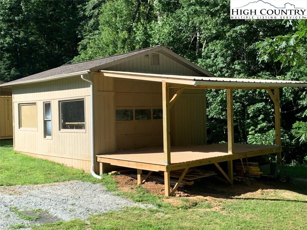 Image number 3 for the current listing