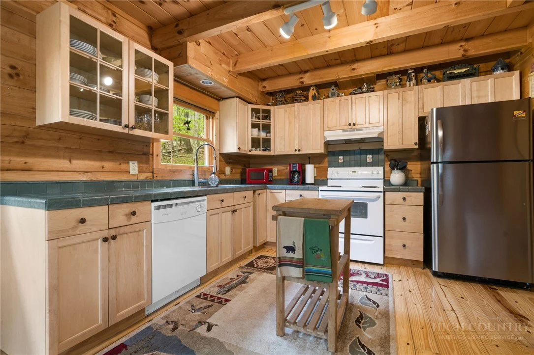 Image number 7 for the current listing