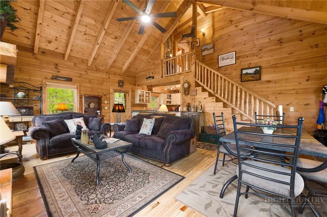 Image number 11 for the current listing