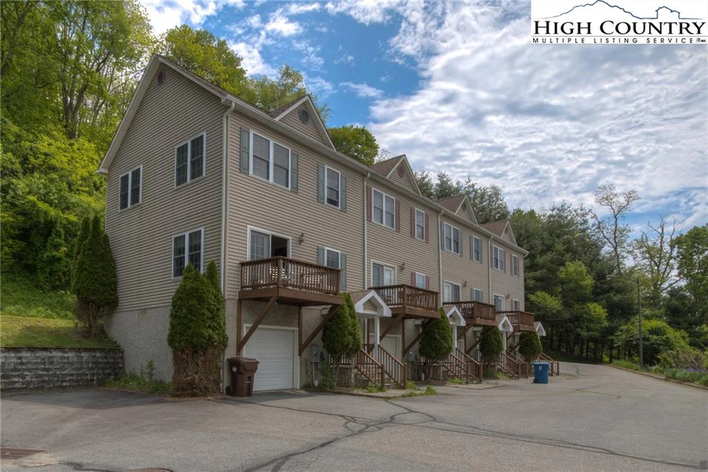 Image number 1 for the current listing