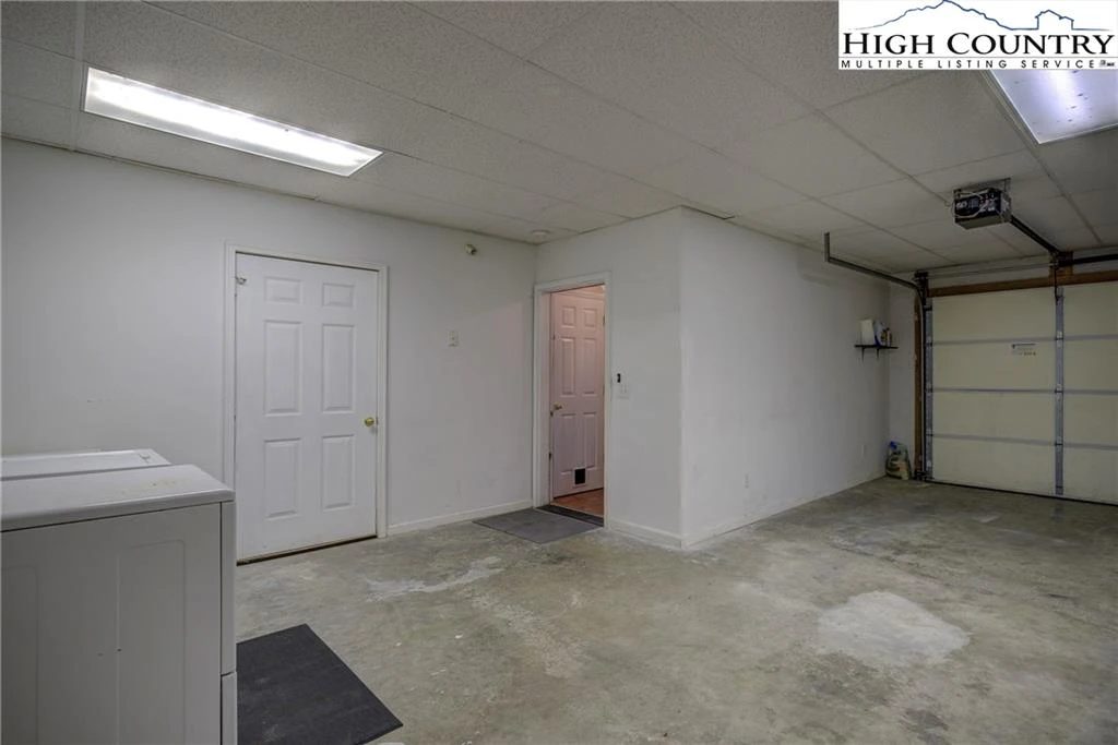 Image number 9 for the current listing