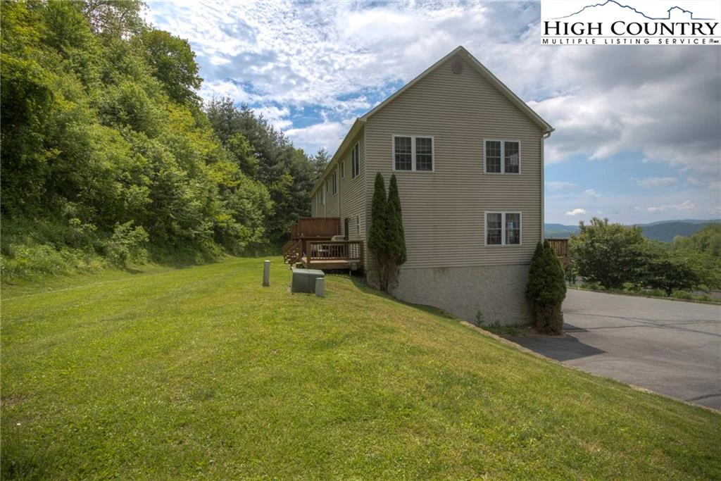 Image number 5 for the current listing