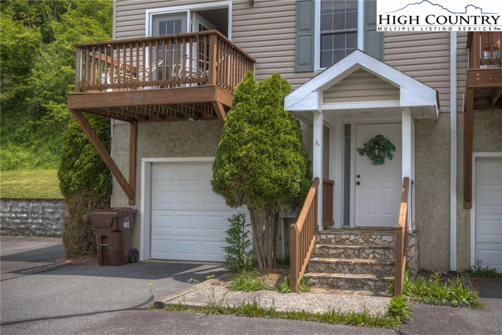 Image number 3 for the current listing