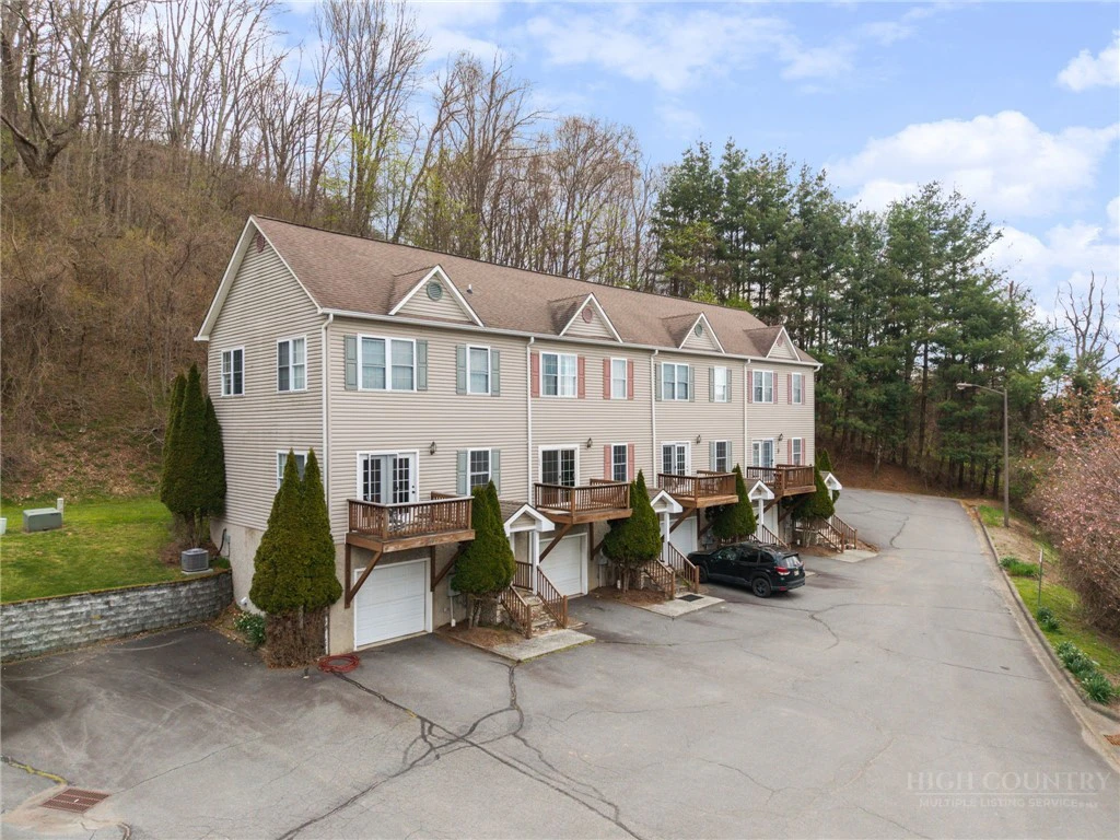 Image number 1 for the current listing
