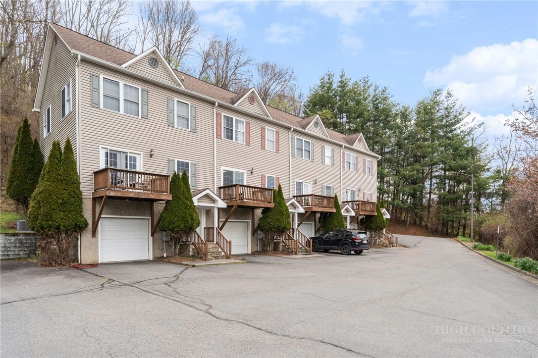 Image number 12 for the current listing