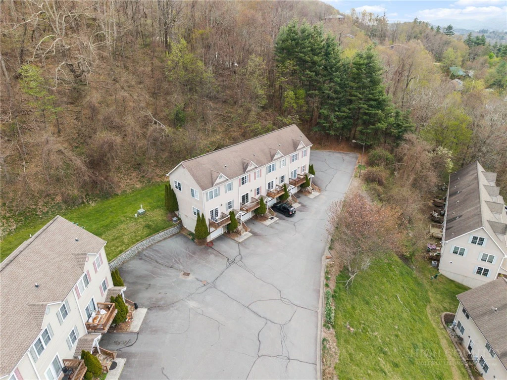 Image number 14 for the current listing