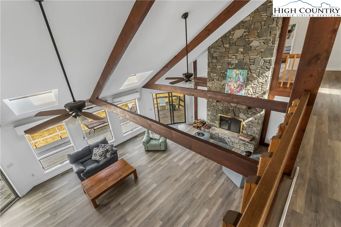 Image number 8 for the current listing