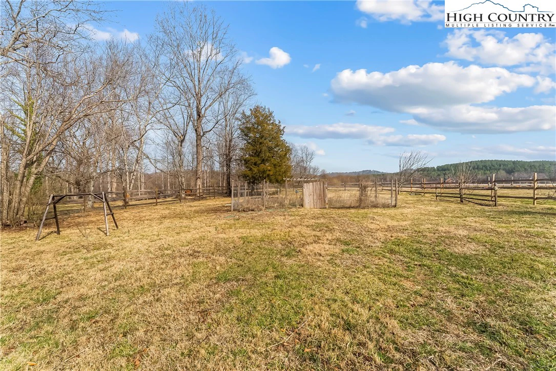 Image number 18 for the current listing