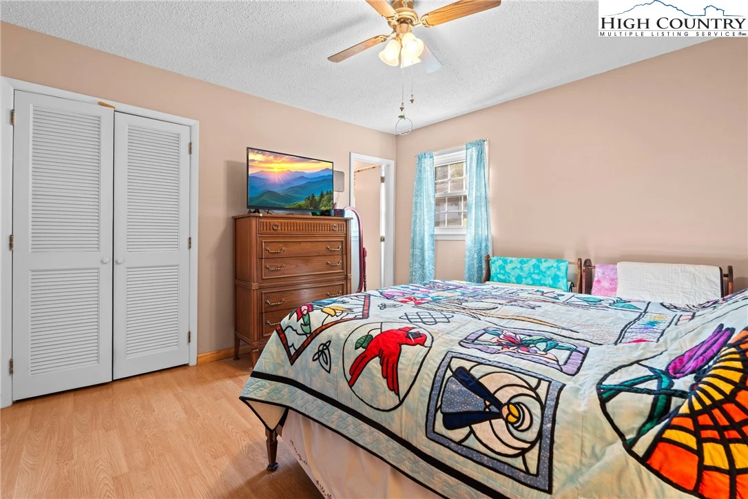 Image number 6 for the current listing