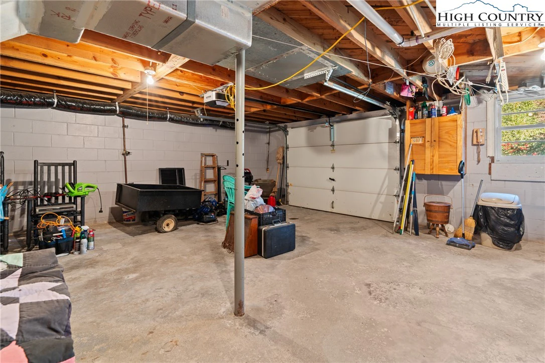 Image number 9 for the current listing