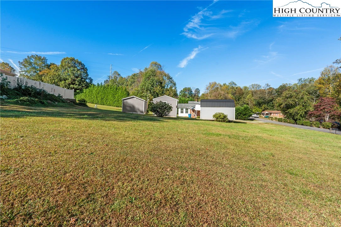 Image number 13 for the current listing