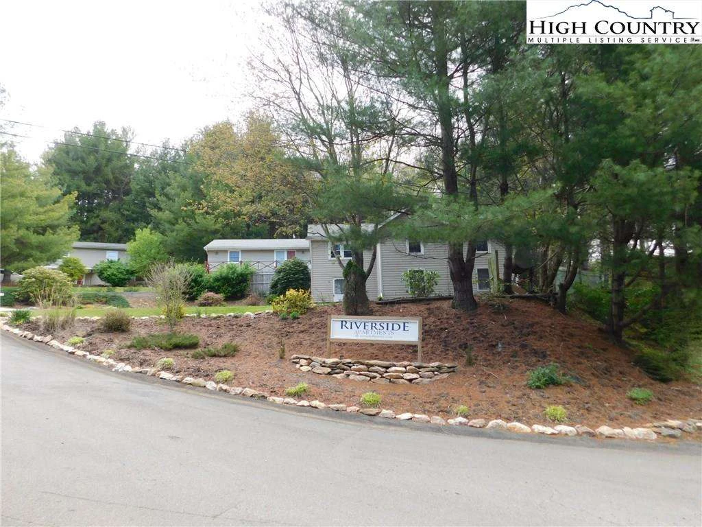 Image number 1 for the current listing