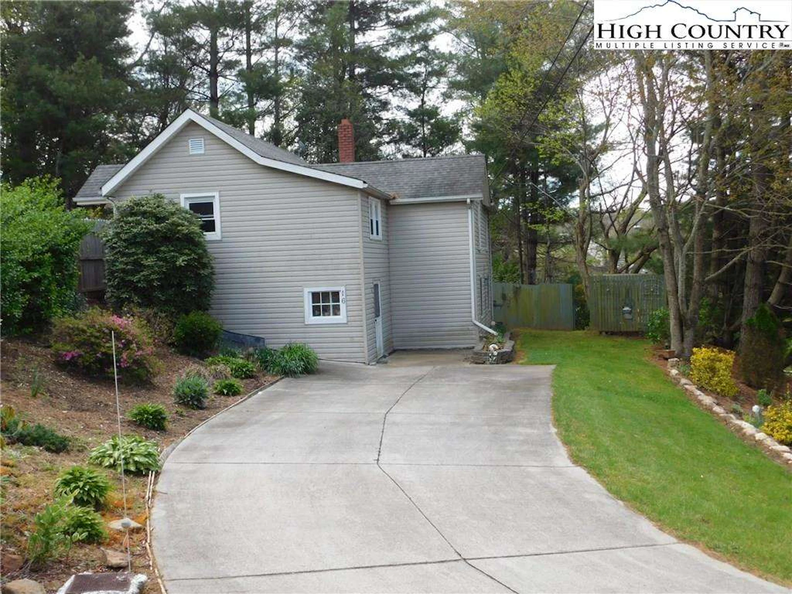 Image number 9 for the current listing