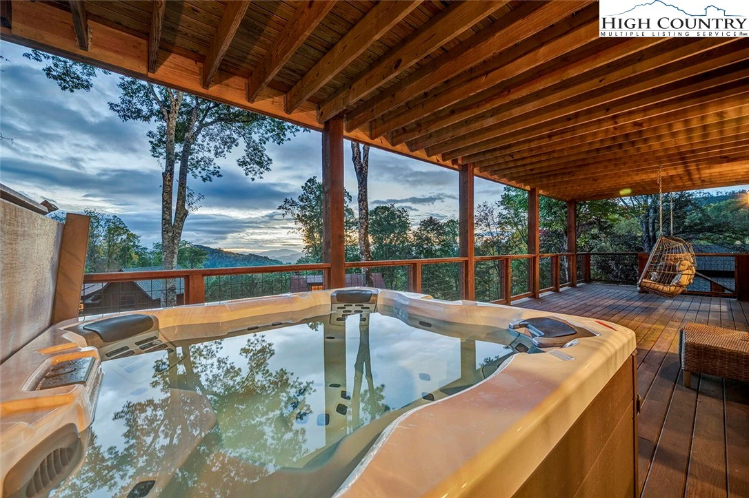 Image number 10 for the current listing