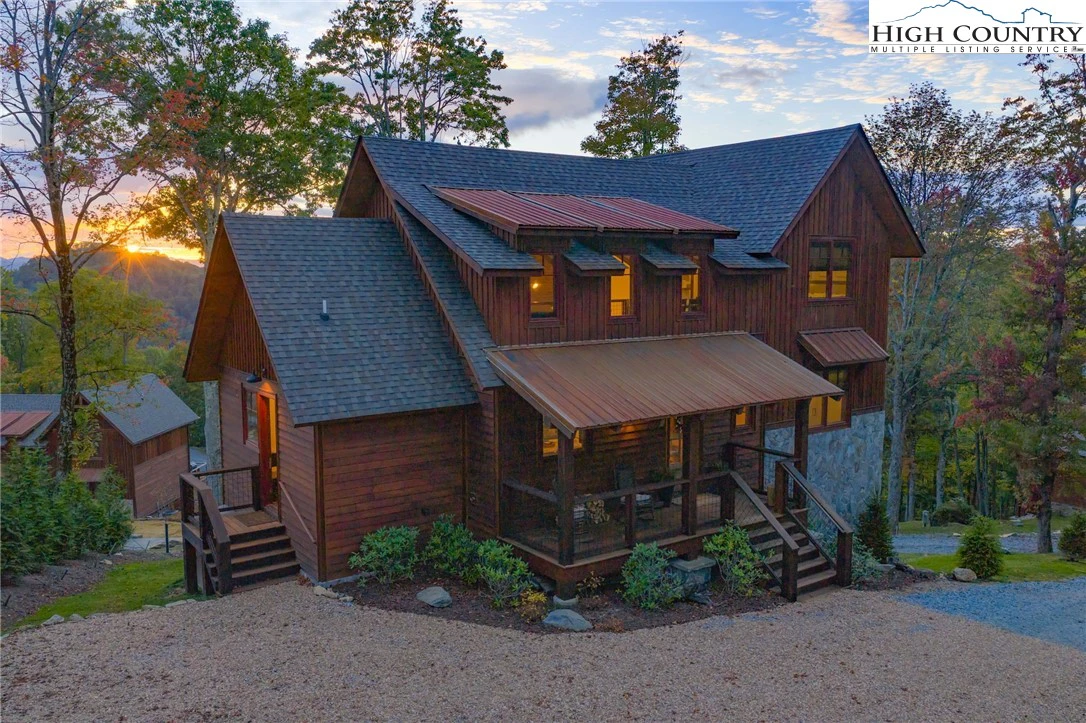 Image number 1 for the current listing