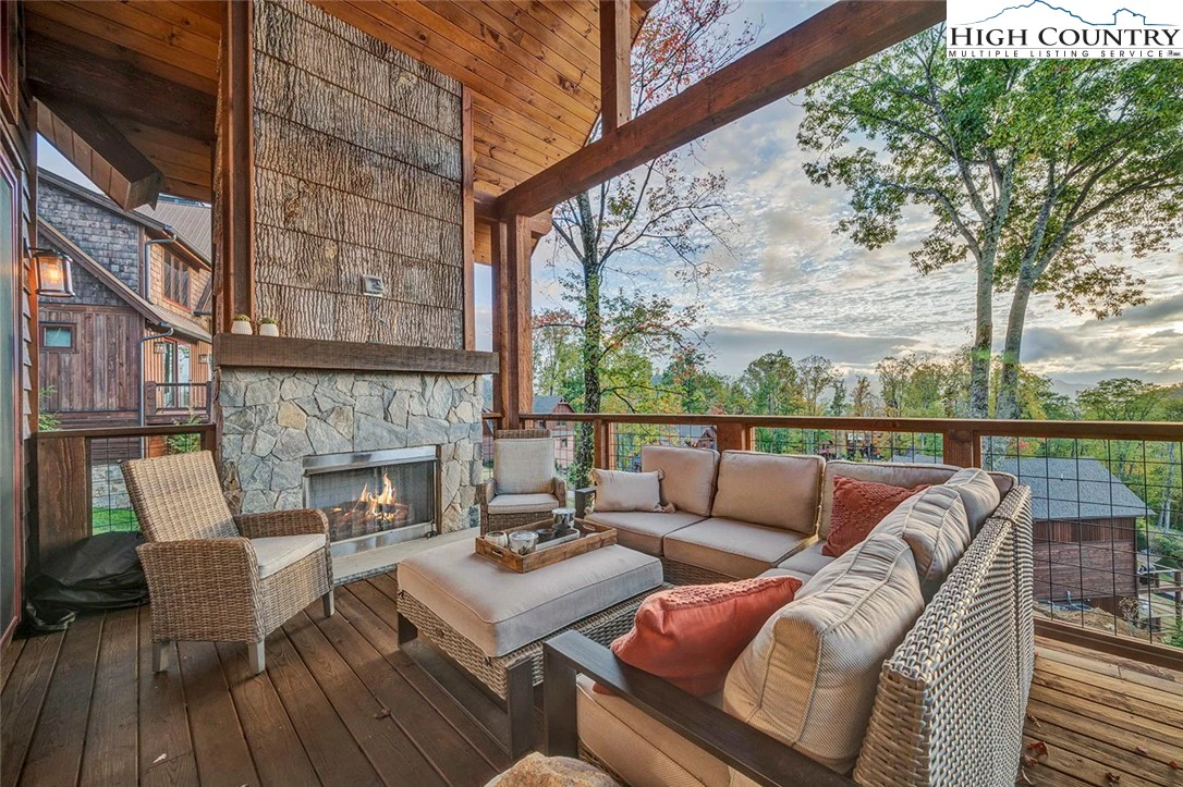 Image number 6 for the current listing