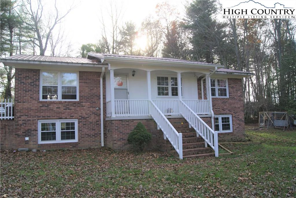 Image number 1 for the current listing